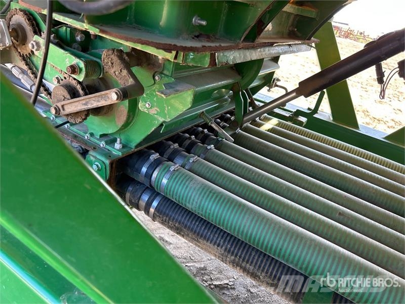 John Deere 1870 76 ft Air Seeder Mibzerler