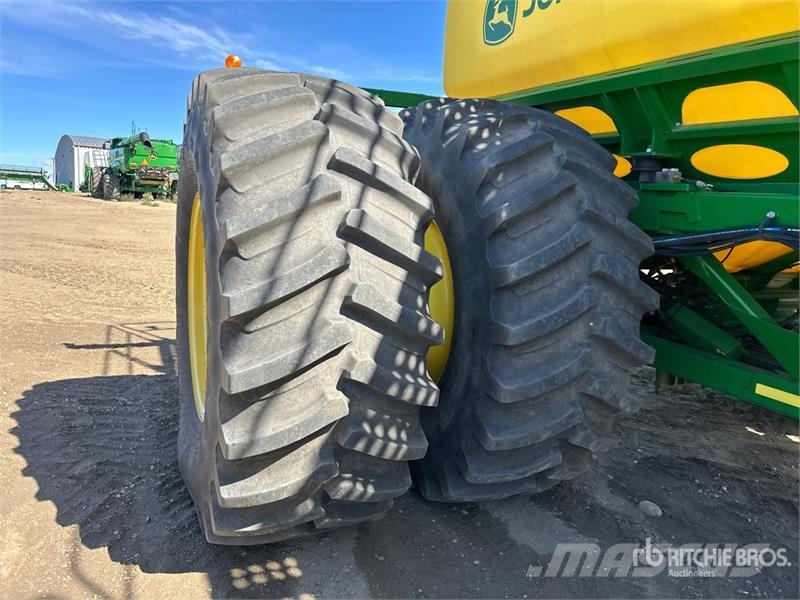 John Deere 1870 76 ft Air Seeder Mibzerler