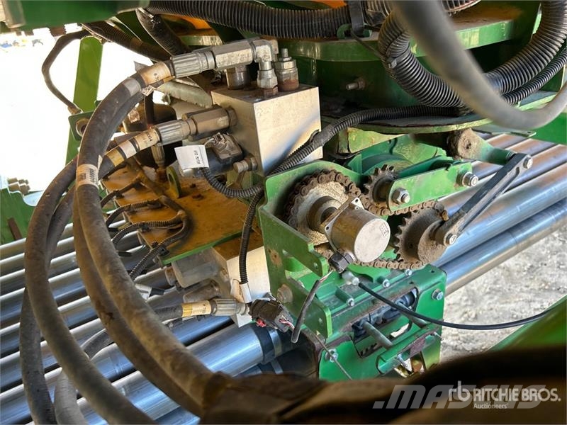 John Deere 1870 76 ft Air Seeder Mibzerler