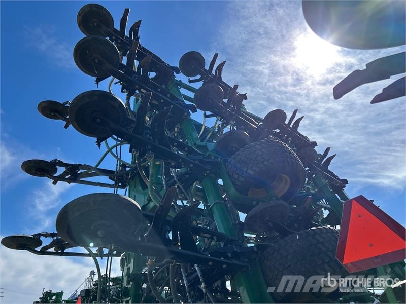 John Deere 1870 76 ft Air Seeder Mibzerler