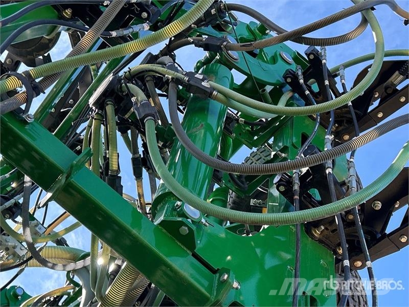 John Deere 1870 76 ft Air Seeder Mibzerler