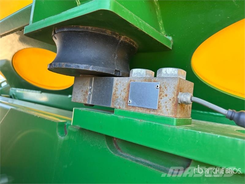 John Deere 1870 76 ft Air Seeder Mibzerler