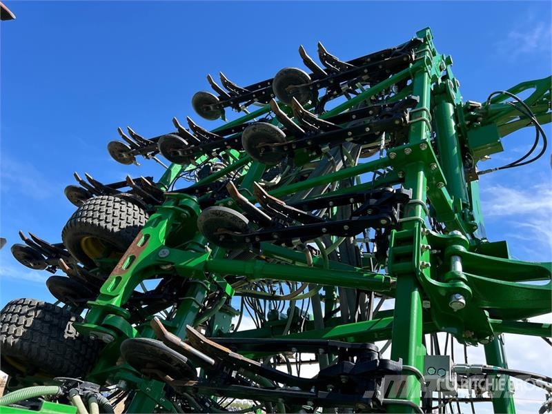 John Deere 1870 76 ft Air Seeder Mibzerler