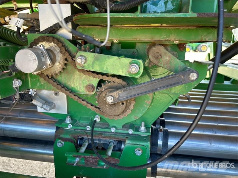 John Deere 1870 76 ft Air Seeder Mibzerler