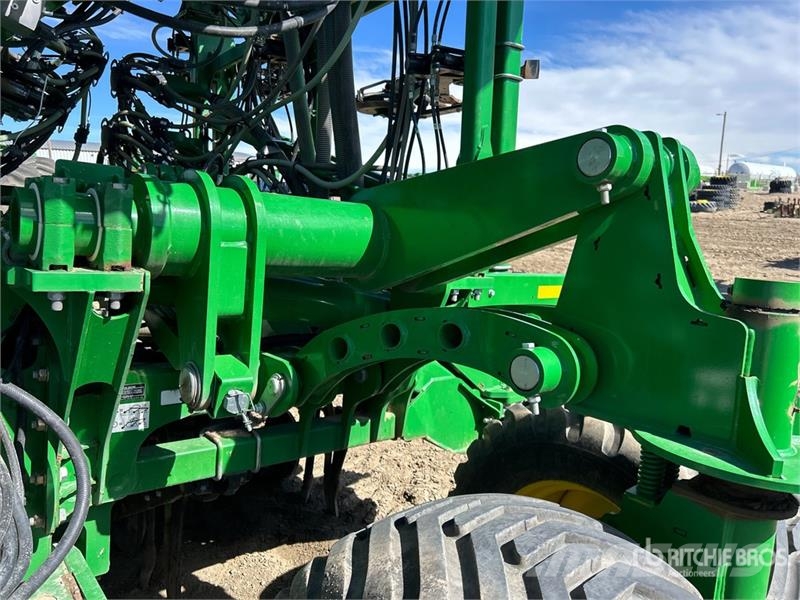 John Deere 1870 76 ft Air Seeder Mibzerler