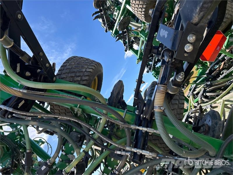 John Deere 1870 76 ft Air Seeder Mibzerler