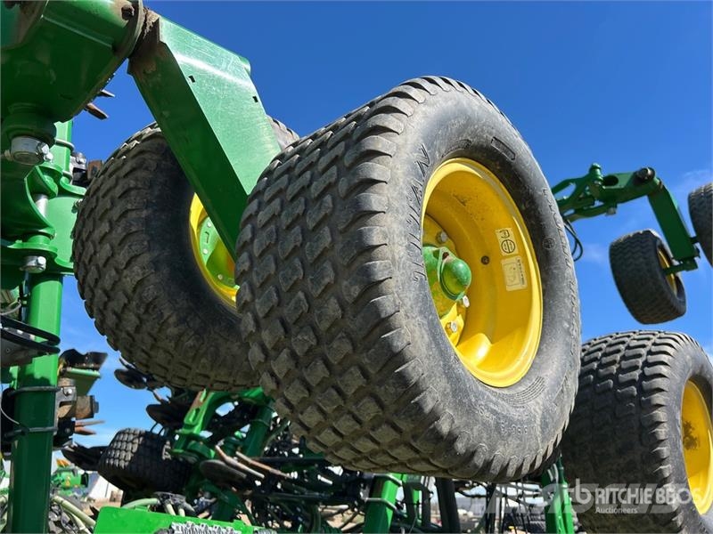 John Deere 1870 76 ft Air Seeder Mibzerler
