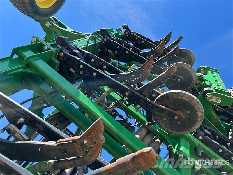 John Deere 1870 76 ft Air Seeder Mibzerler