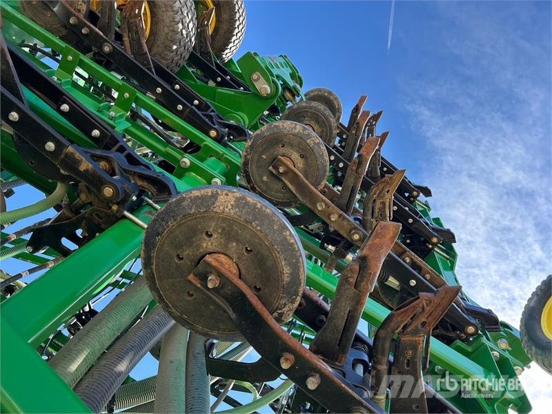 John Deere 1870 76 ft Air Seeder Mibzerler