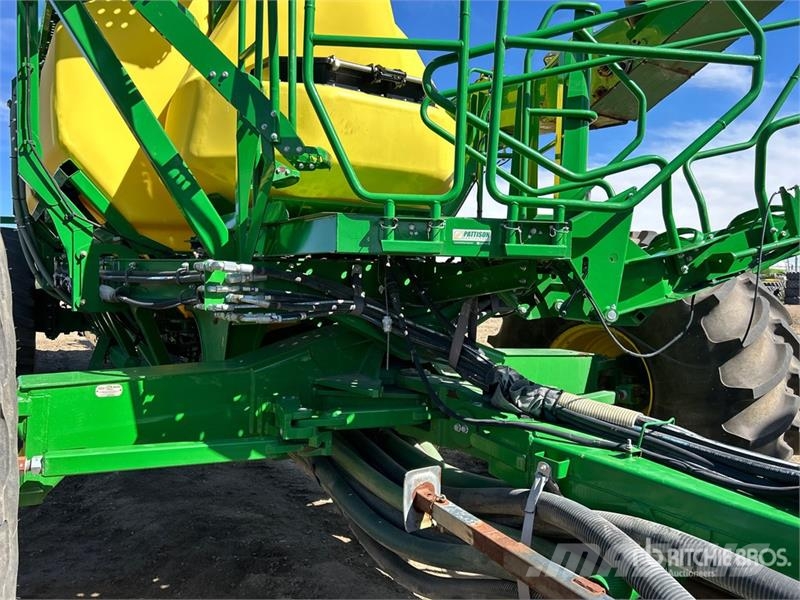 John Deere 1870 76 ft Air Seeder Mibzerler