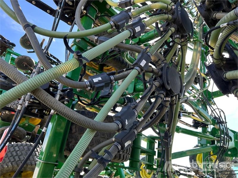 John Deere 1870 76 ft Air Seeder Mibzerler