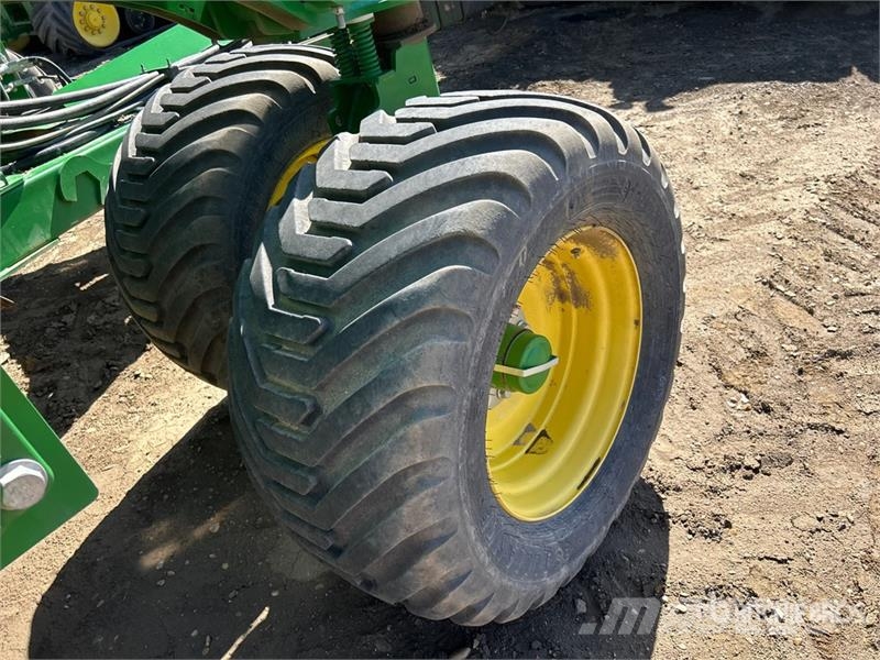John Deere 1870 76 ft Air Seeder Mibzerler