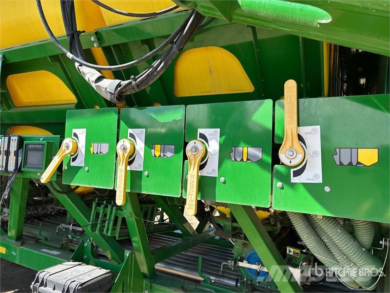 John Deere 1870 76 ft Air Seeder Mibzerler