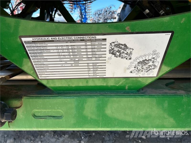 John Deere 1870 76 ft Air Seeder Mibzerler