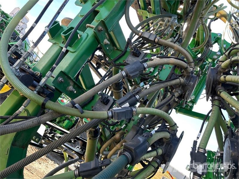 John Deere 1870 76 ft Air Seeder Mibzerler