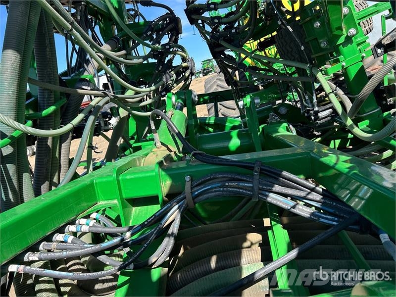 John Deere 1870 76 ft Air Seeder Mibzerler