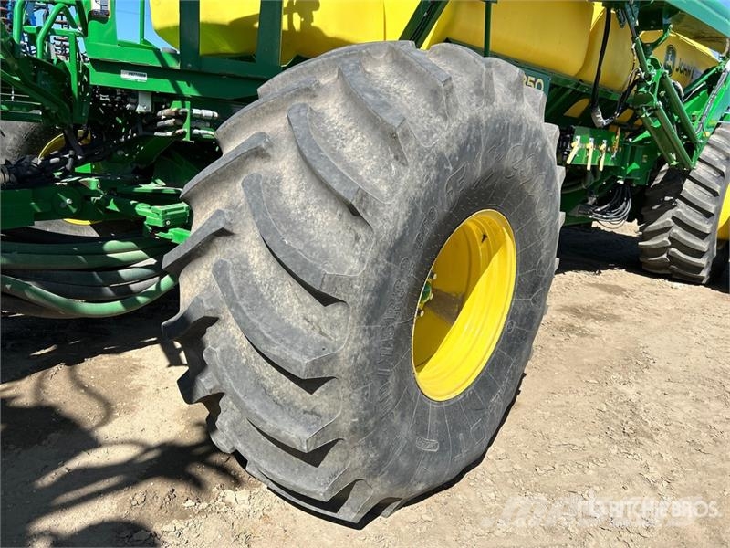 John Deere 1870 76 ft Air Seeder Mibzerler