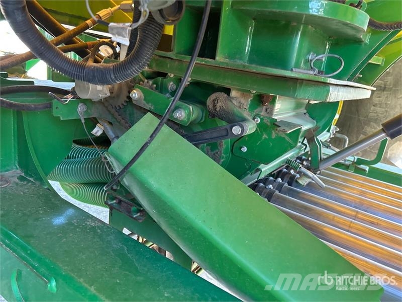 John Deere 1870 76 ft Air Seeder Mibzerler