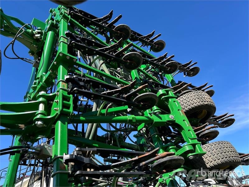 John Deere 1870 76 ft Air Seeder Mibzerler