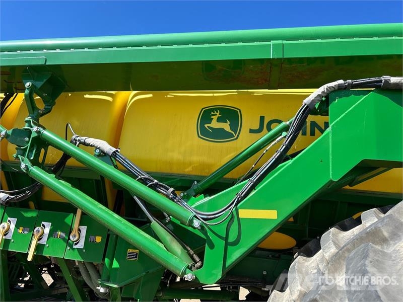 John Deere 1870 76 ft Air Seeder Mibzerler