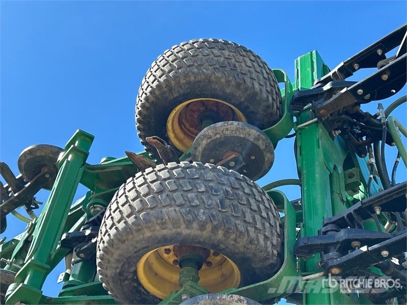 John Deere 1870 76 ft Air Seeder Mibzerler