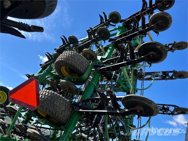 John Deere 1870 76 ft Air Seeder Mibzerler