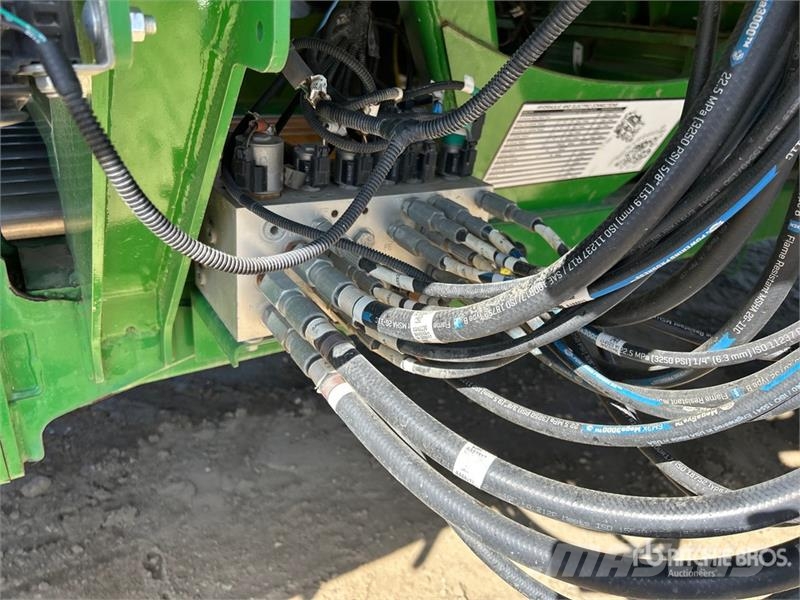 John Deere 1870 76 ft Air Seeder Mibzerler