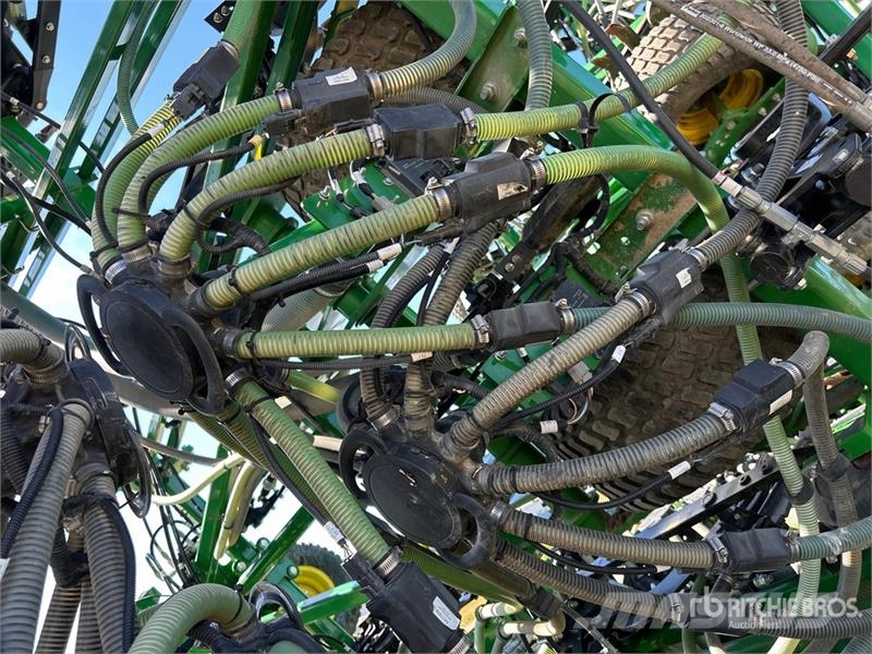 John Deere 1870 76 ft Air Seeder Mibzerler