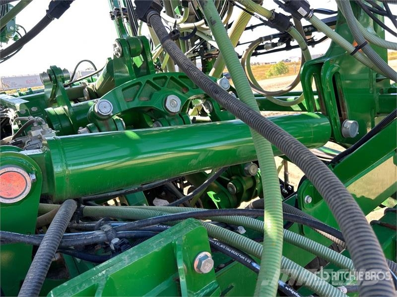 John Deere 1870 76 ft Air Seeder Mibzerler