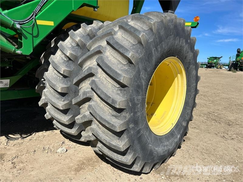 John Deere 1870 76 ft Air Seeder Mibzerler