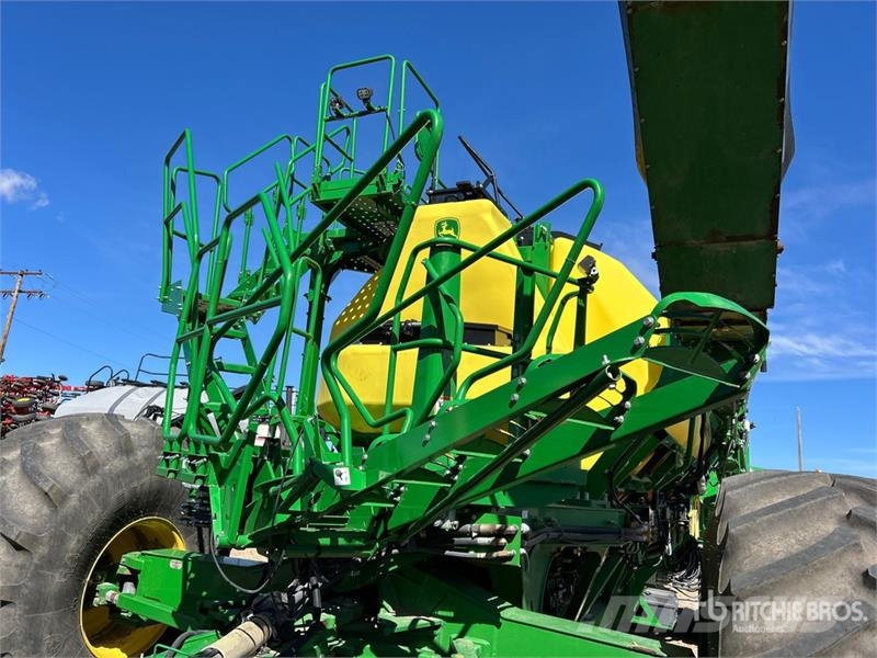 John Deere 1870 76 ft Air Seeder Mibzerler