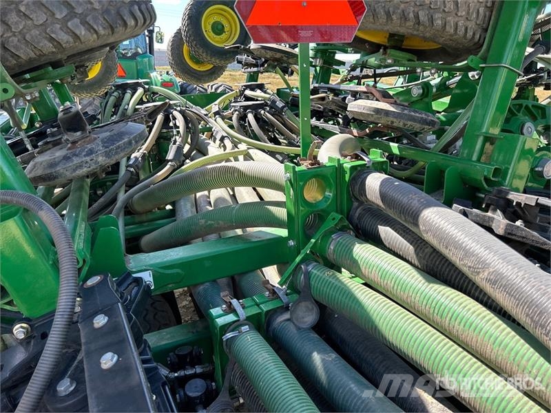 John Deere 1870 76 ft Air Seeder Mibzerler