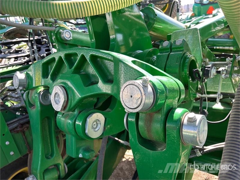John Deere 1870 76 ft Air Seeder Mibzerler