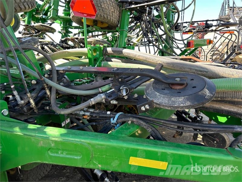 John Deere 1870 76 ft Air Seeder Mibzerler