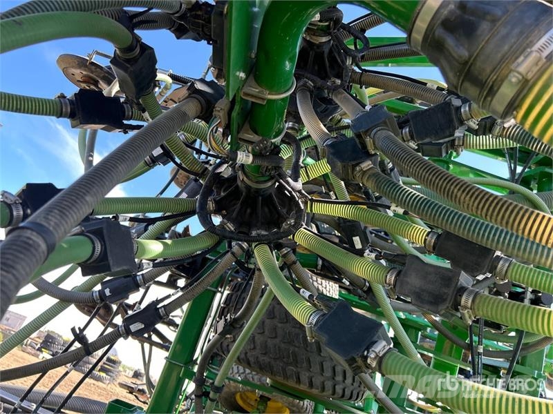 John Deere 1870 76 ft Air Seeder Mibzerler