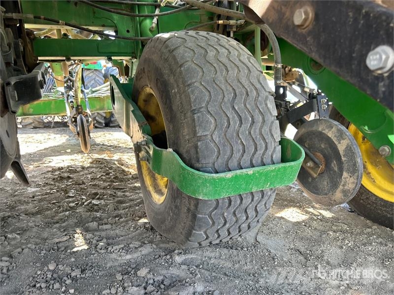 John Deere 1870 76 ft Air Seeder Mibzerler