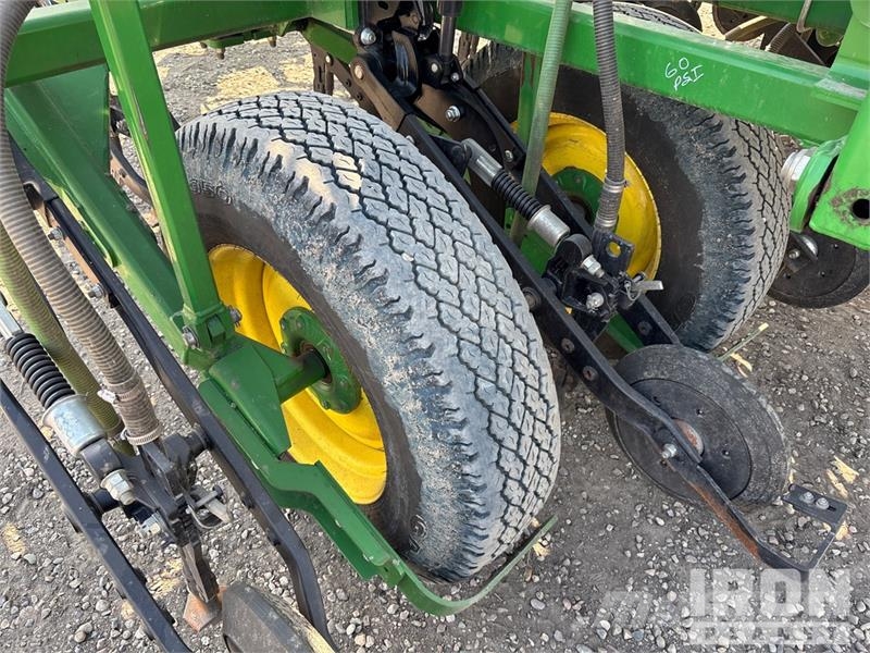 John Deere 1870X 56 ft Air Drill W/ 2016 John Deere 1910 Air Sorvetőgép