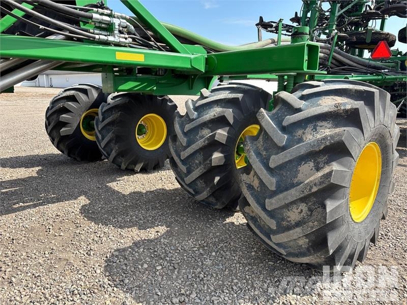 John Deere 1870X 56 ft Air Drill W/ 2016 John Deere 1910 Air Sorvetőgép