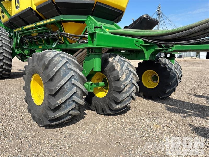 John Deere 1870X 56 ft Air Drill W/ 2016 John Deere 1910 Air Sorvetőgép