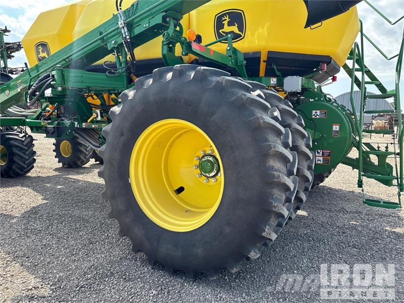 John Deere 1870X 56 ft Air Drill W/ 2016 John Deere 1910 Air Sorvetőgép
