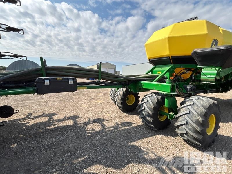 John Deere 1870X 56 ft Air Drill W/ 2016 John Deere 1910 Air Sorvetőgép