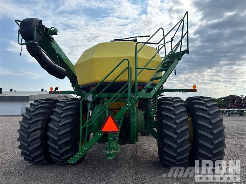 John Deere 1870X 56 ft Air Drill W/ 2016 John Deere 1910 Air Sorvetőgép