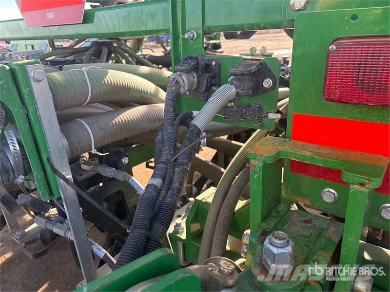 John Deere 1870X Conserva Pack 56 ft Air Drill ドリル