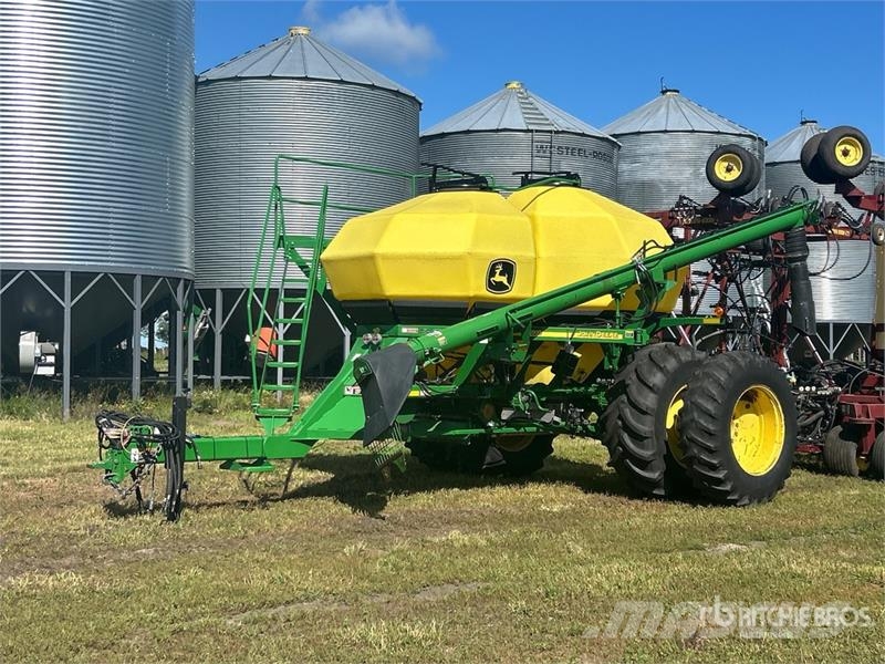 John Deere 1910 Mechanické sejačky