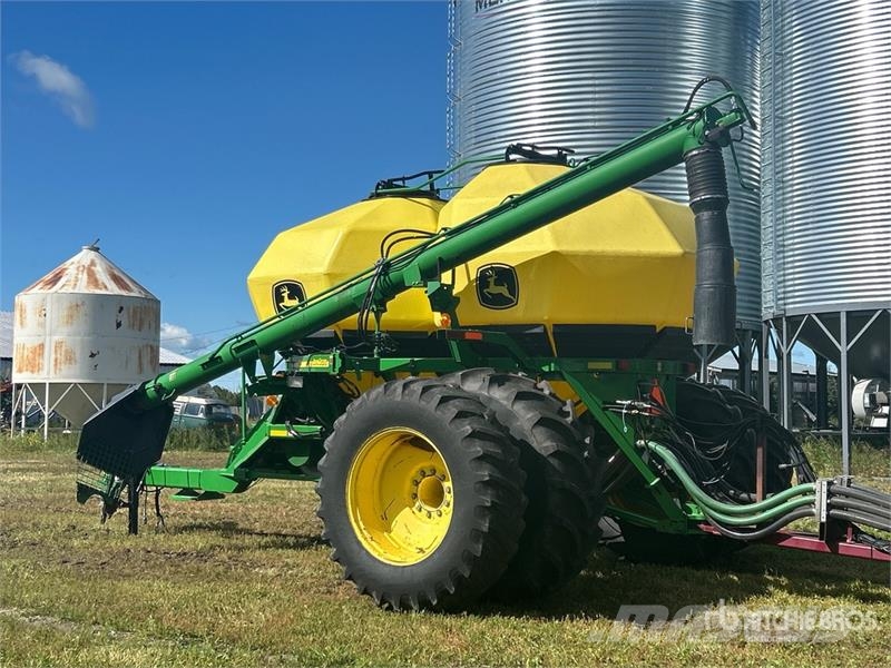 John Deere 1910 Mechanické sejačky