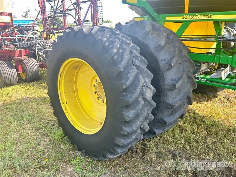 John Deere 1910 Mechanické sejačky