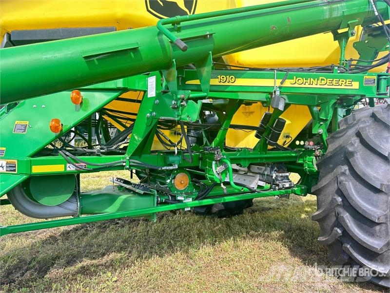 John Deere 1910 Mechanické sejačky