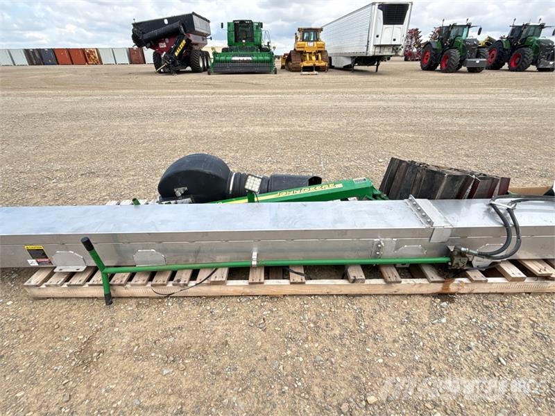 John Deere 1910 12 in Conveyor System Agriculture - Others