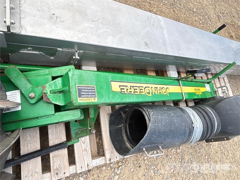 John Deere 1910 12 in Conveyor System Agriculture - Others