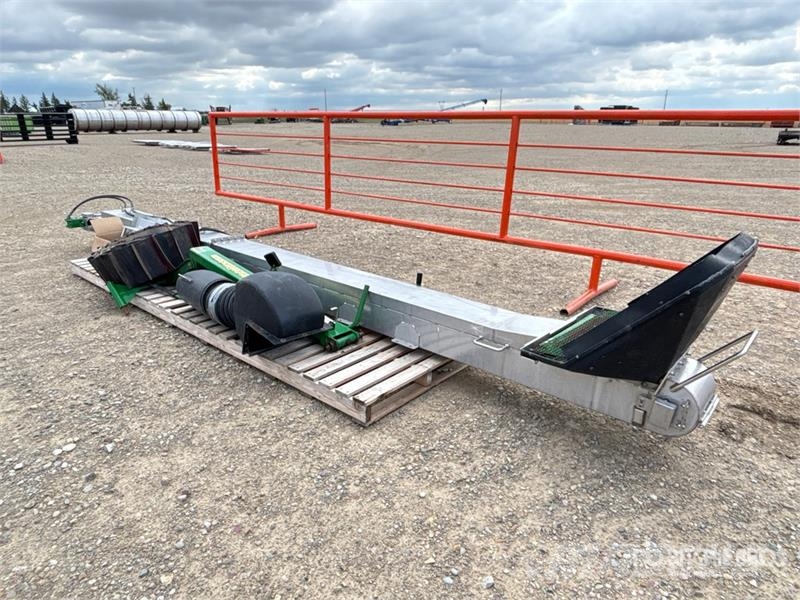 John Deere 1910 12 in Conveyor System Agriculture - Others